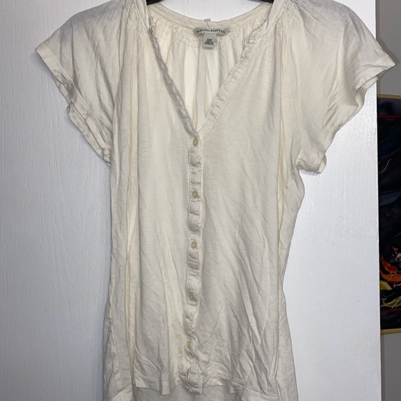 Flowy and soft button down cream coloured shirt - Picture 2 of 4